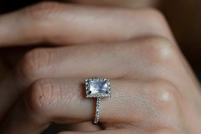MOONSTONE ENGAGEMENT RING, 0.9 CARAT, WITH FULL DIAMOND HALO vy 3