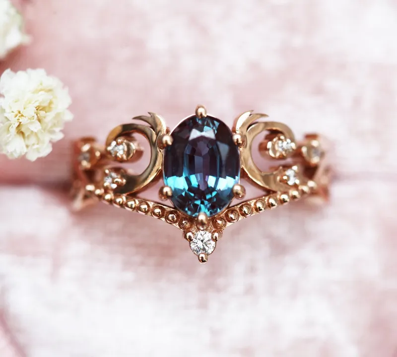 NAIRA OVAL ALEXANDRITE RING vy 2