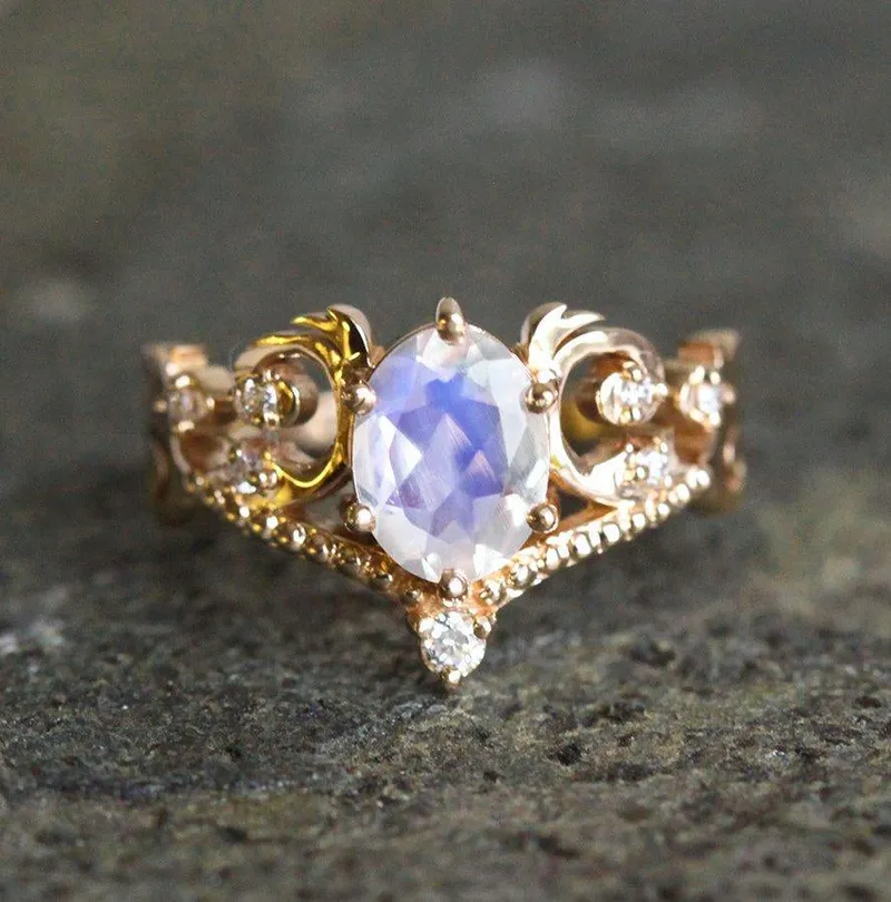 NAIRA VINTAGE RAINBOW MOONSTONE ENGAGEMENT RING WITH DIAMONDS vy 6