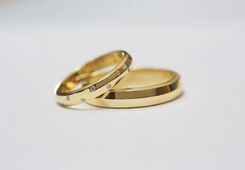 NOEL GOLD WEDDING RING SET, DIAMOND WEDDING SET diamond round cut engagement ring
