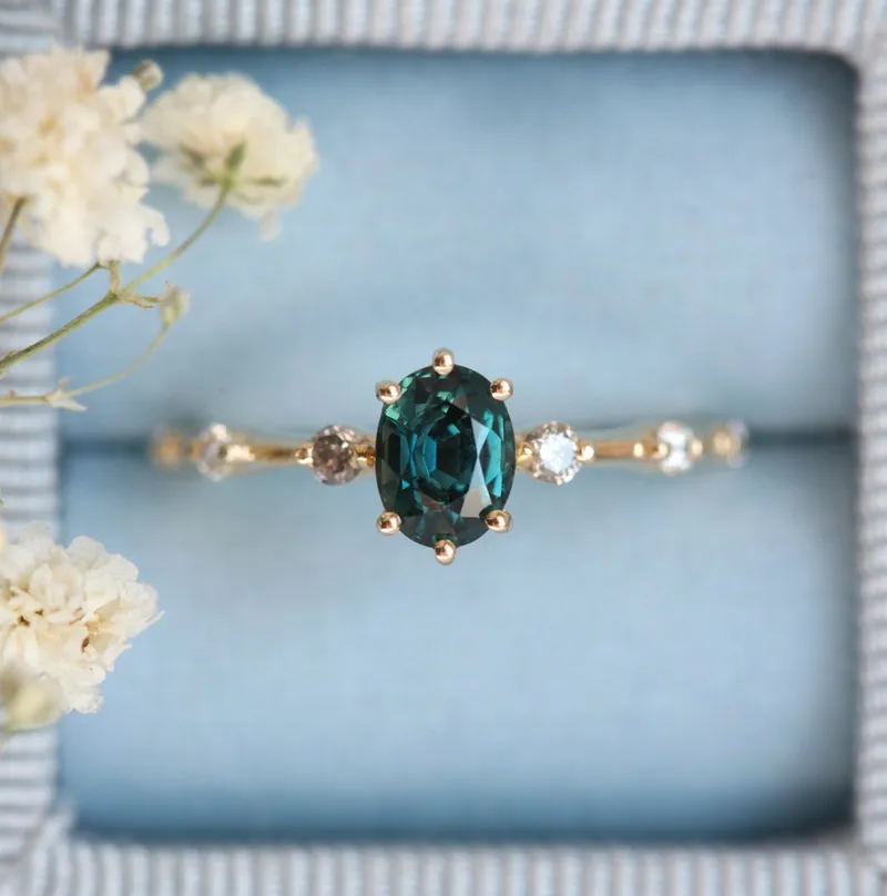 OPHELIA OVAL SAPPHIRE DIAMOND RING vy 10