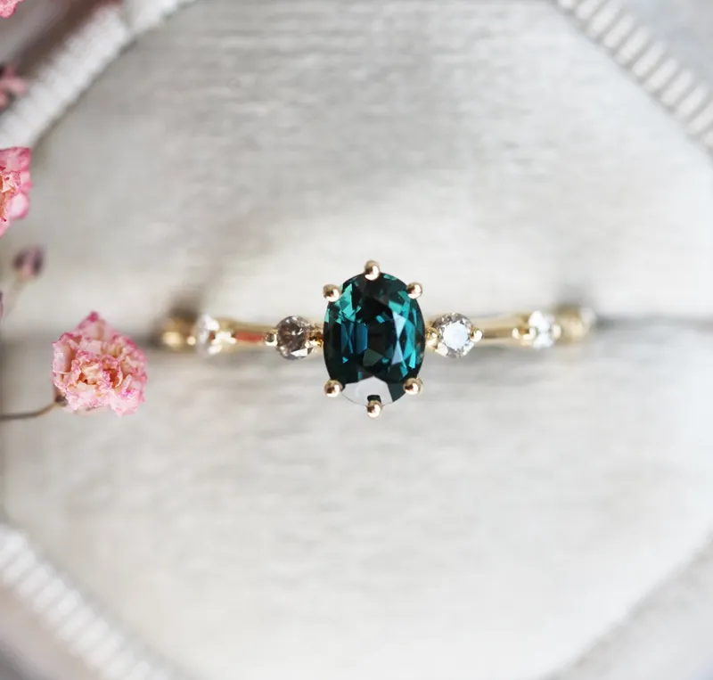 OPHELIA OVAL SAPPHIRE DIAMOND RING vy 11