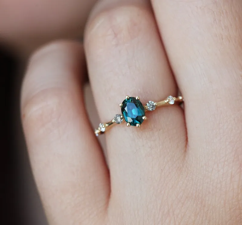 OPHELIA OVAL SAPPHIRE DIAMOND RING vy 2