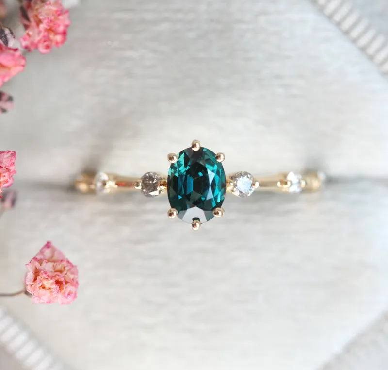 OPHELIA OVAL SAPPHIRE DIAMOND RING vy 7