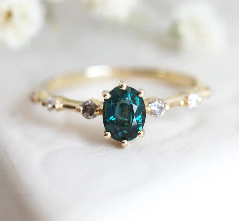 OPHELIA OVAL SAPPHIRE DIAMOND RING vy 8
