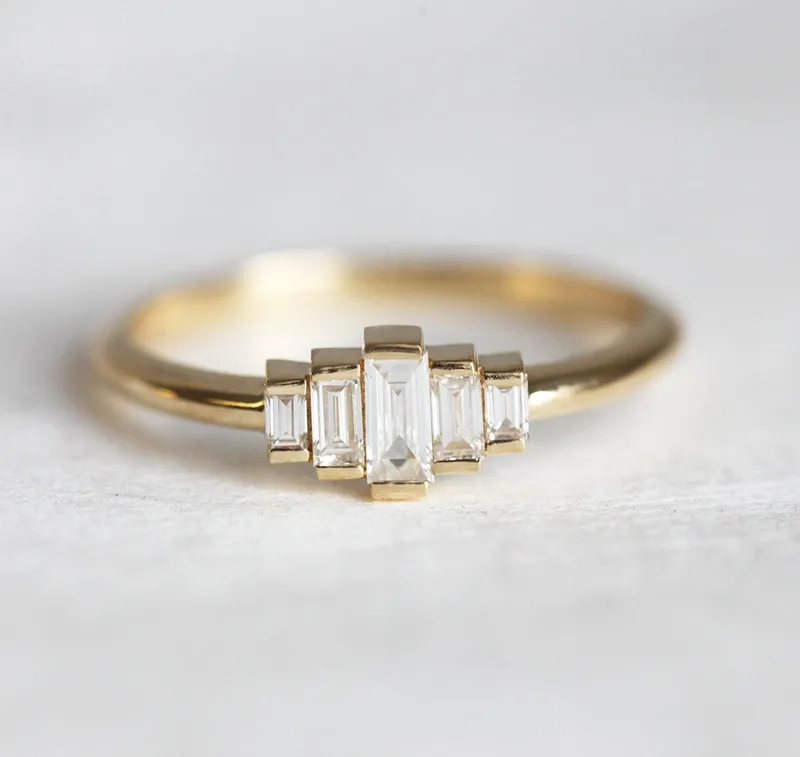 OLIVIA DIAMOND RING vy 5
