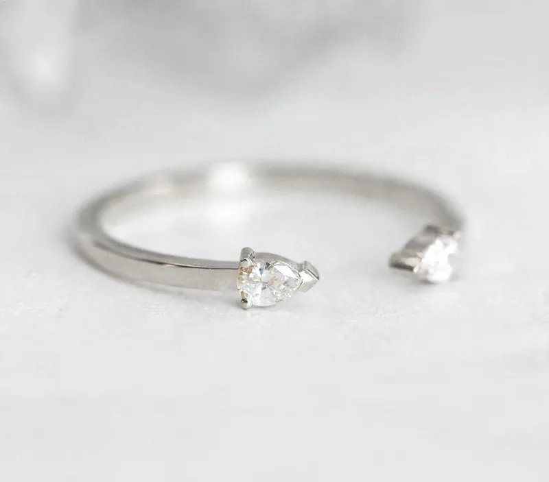 Open Pear-Cut Diamond Ring In Gold vy 10