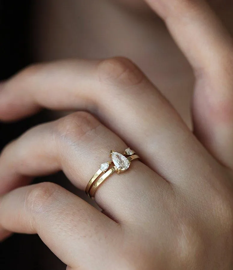 Open Pear-Cut Diamond Ring In Gold vy 8