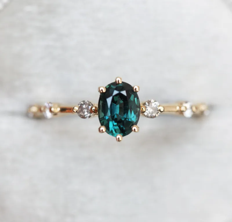 OPHELIA OVAL SAPPHIRE DIAMOND RING vy 8