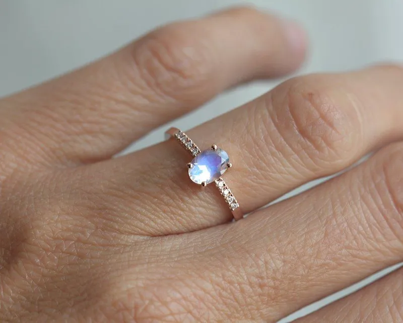 OVAL MOONSTONE RING, DIAMOND RING vy 6