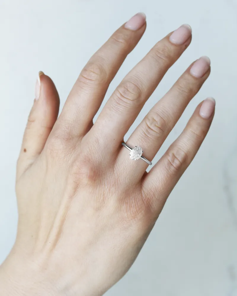Oval Solitaire Diamond Ring vy 14