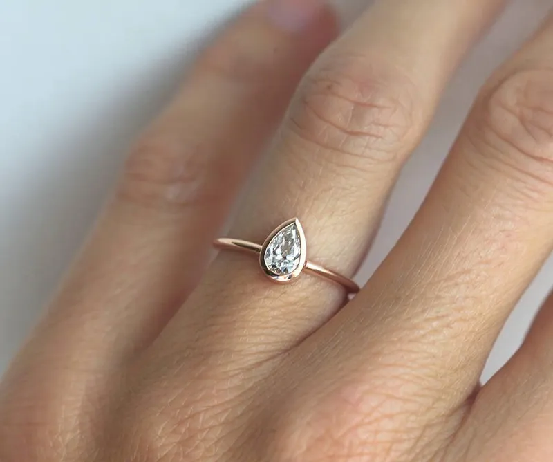 Pear Diamond 3-Ring Set With V-Shaped Diamond Band vy 4