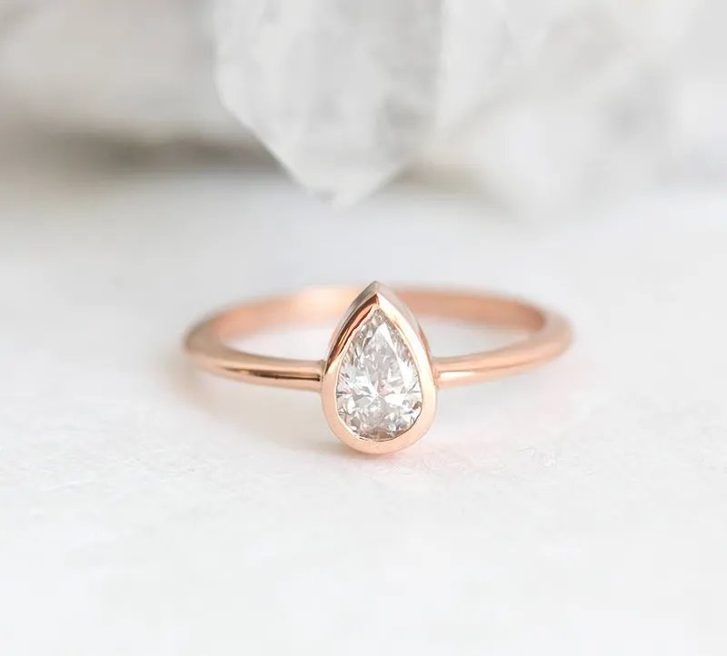 Pear Diamond 3-Ring Set With V-Shaped Diamond Band vy 5