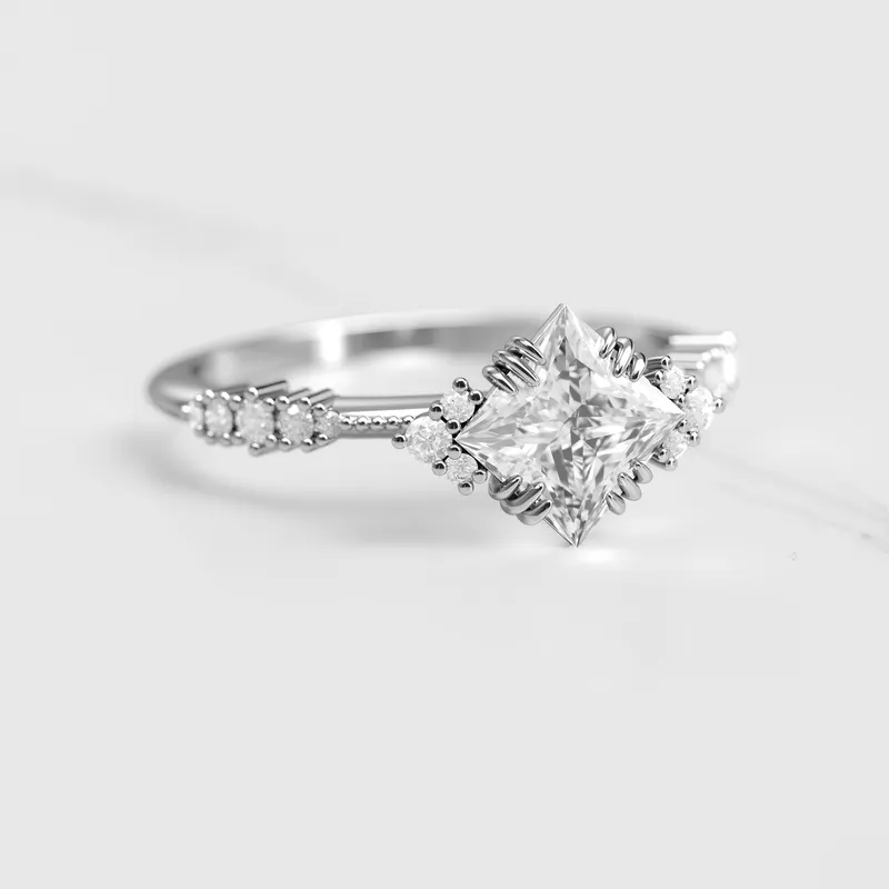 PRINCESS CLUSTER DIAMOND RING vy 3