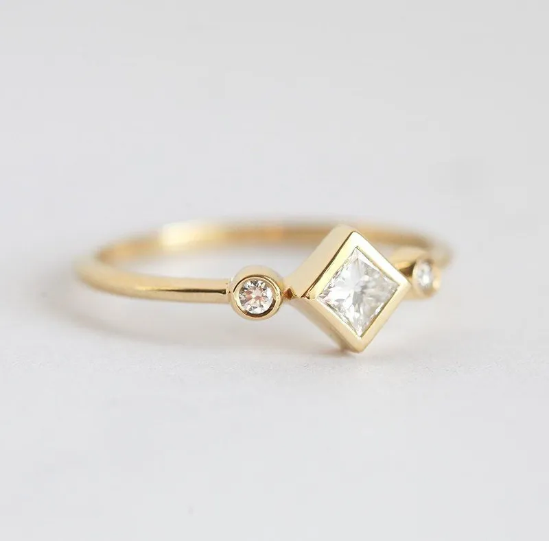 Princess Diamond Ring, Three Stone Ring vy 2