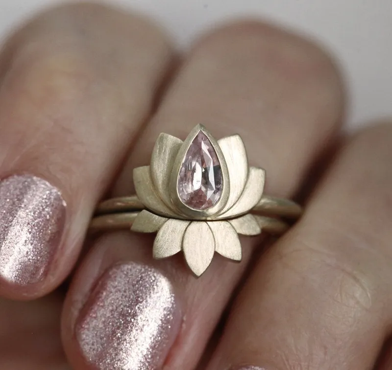 PAISLEY LOTUS SAPPHIRE RING SET vy 5