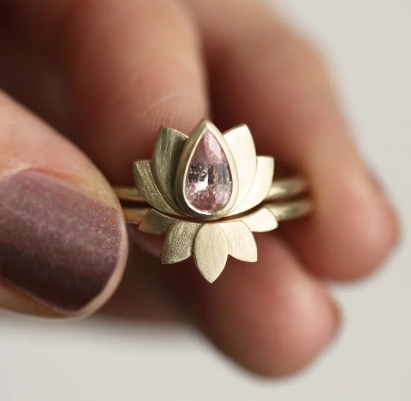 PAISLEY LOTUS SAPPHIRE RING SET vy 7