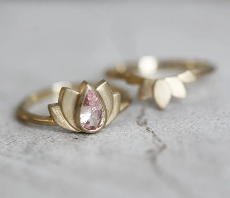 PAISLEY LOTUS SAPPHIRE RING SET vy 8