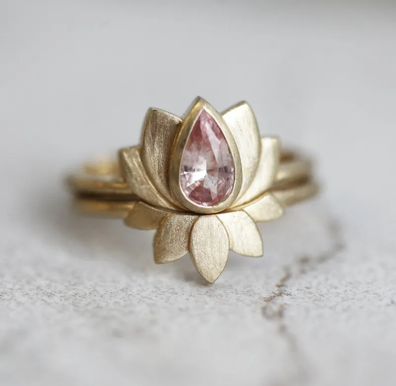 PAISLEY LOTUS SAPPHIRE RING SET peach sapphire pear cut engagement ring