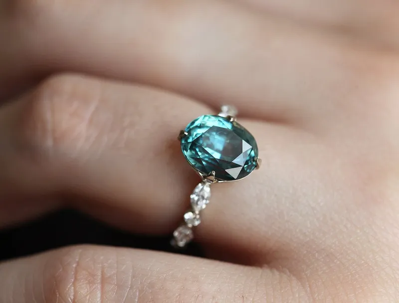 PARIS TEAL SAPPHIRE DIAMOND RING vy 4