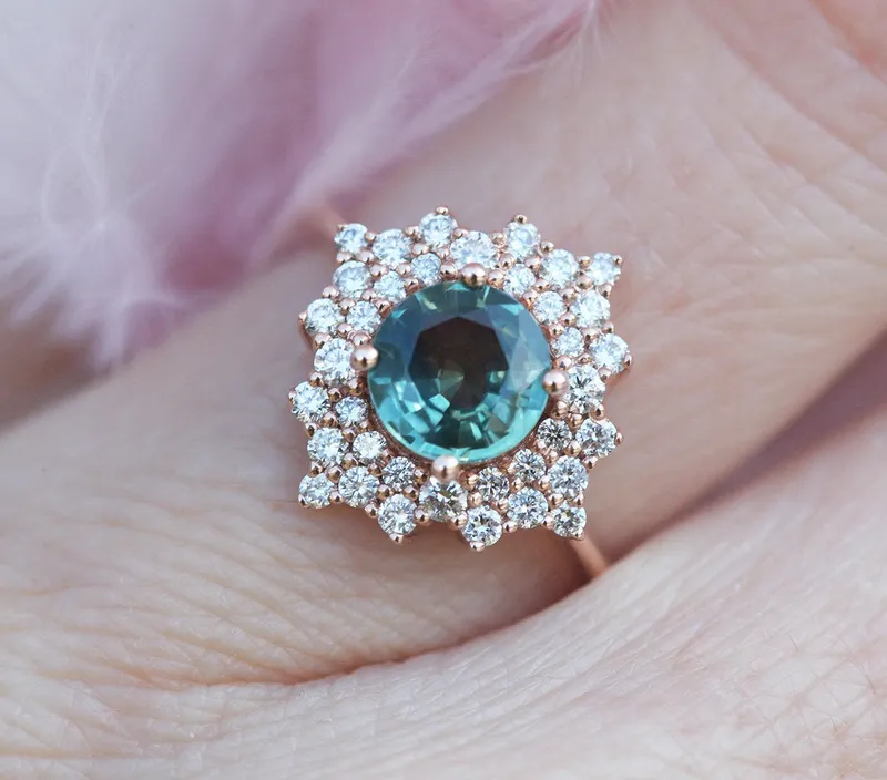 Patricia Sapphire Diamond Ring vy 9