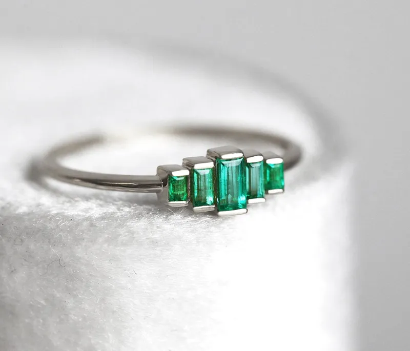 PATTI BAGUETTE EMERALD RING view 12