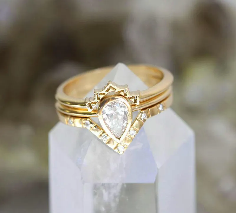 Pear Diamond 3-Ring Set With V-Shaped Diamond Band vy 7