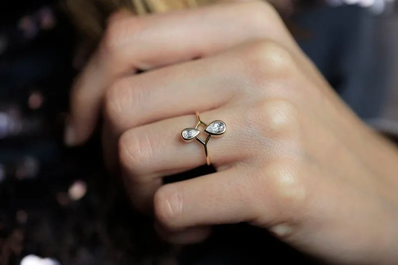 PEAR DIAMOND ENGAGEMENT RING, PEAR CUT ENGAGEMENT RING vy 2
