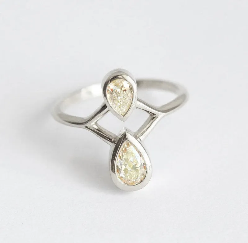 PEAR DIAMOND ENGAGEMENT RING, PEAR CUT ENGAGEMENT RING vy 6