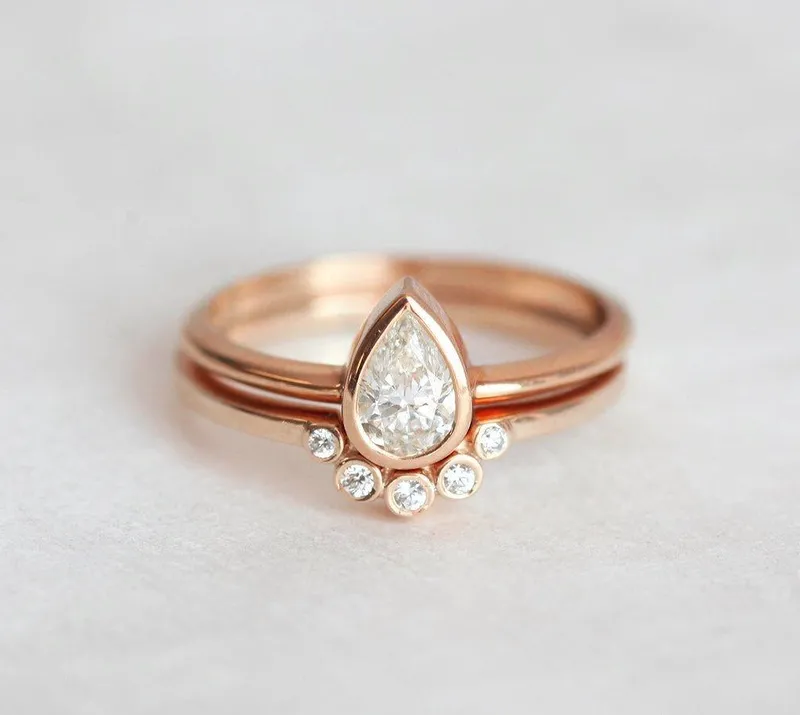Pear Diamond Ring Set With Matching Curved Diamond Band view 6