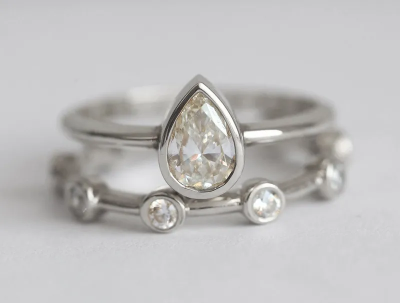 Pear Diamond Solitaire Ring With Studded Wedding Band vy 6