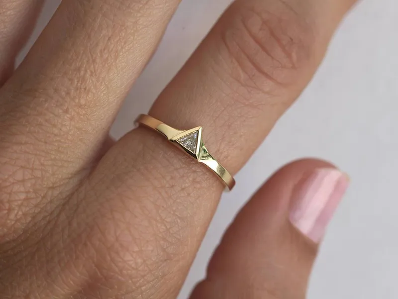 Petite 0.11C Triangle Cut Diamond Ring With Flared Gold Band vy 2