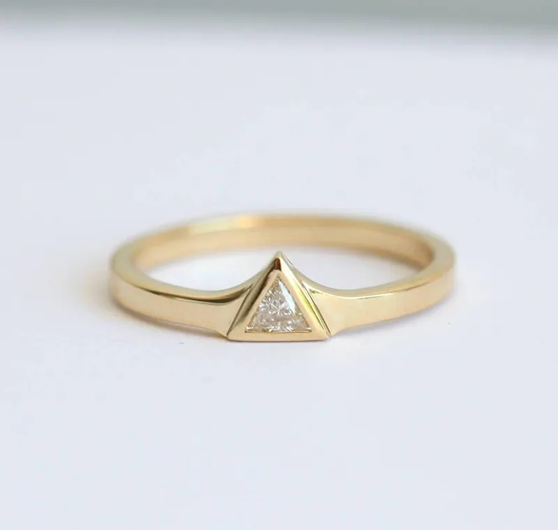 Petite 0.11C Triangle Cut Diamond Ring With Flared Gold Band vy 5