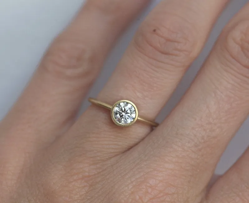Pia Diamond Ring vy 6