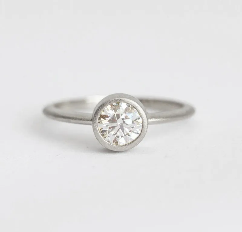 Pia Diamond Ring vy 7