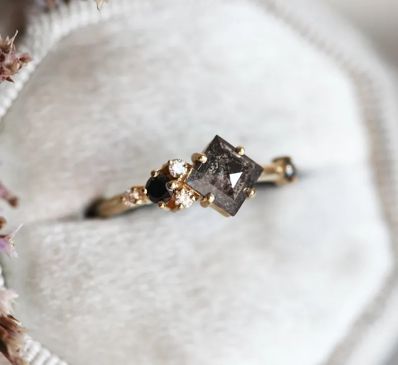 RAMONA SQUARE SALT & PEPPER DIAMOND CLUSTER RING vy 10