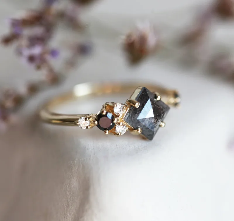 RAMONA SQUARE SALT & PEPPER DIAMOND CLUSTER RING vy 8
