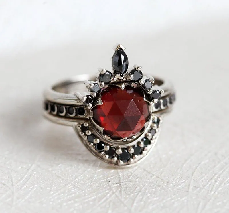 RED MOON GARNET RING SET vy 5