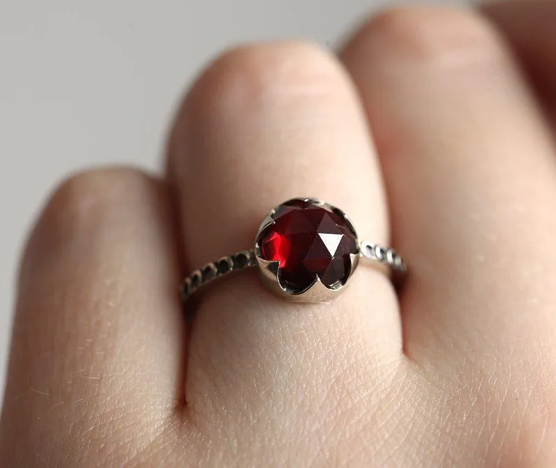 RED MOON GARNET RING SET vy 9