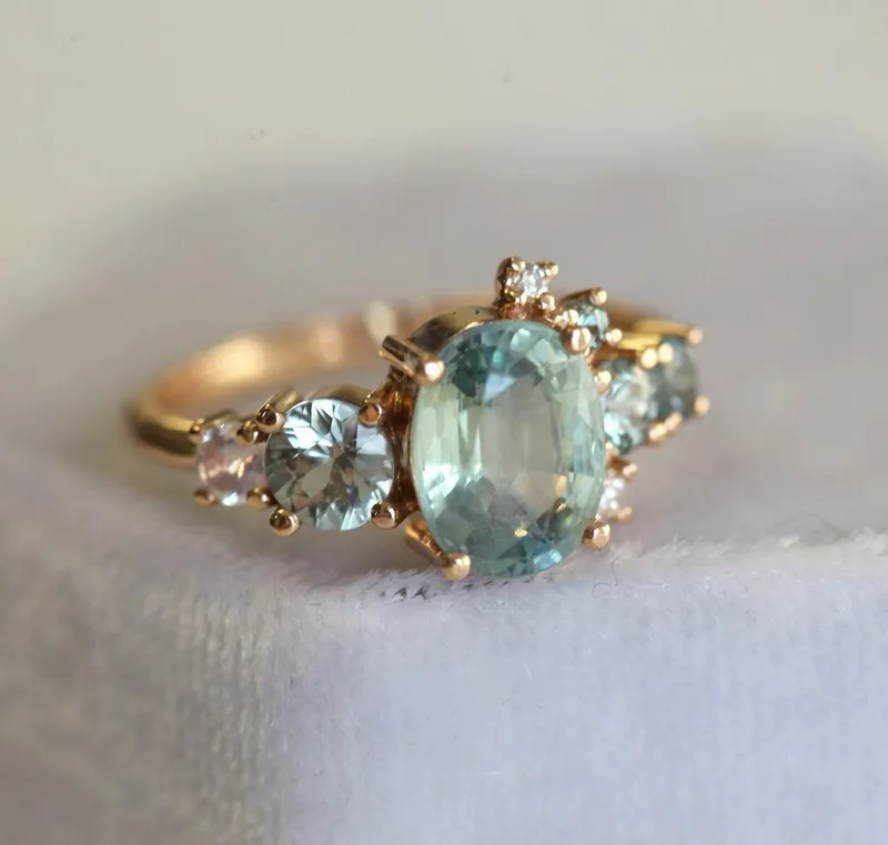 Revel Light Green Sapphire Cluster Ring vy 11