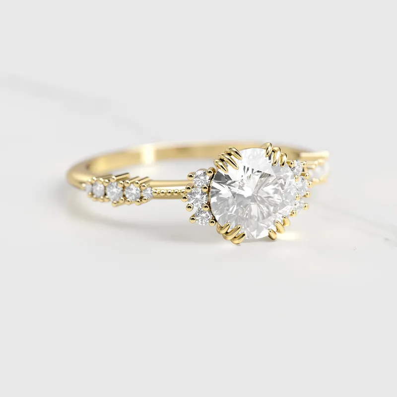 ROUND CLUSTER DIAMOND RING vy 4