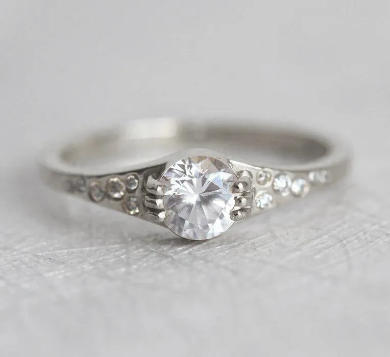 Round Diamond Ring In Unique Prong Setting vy 10
