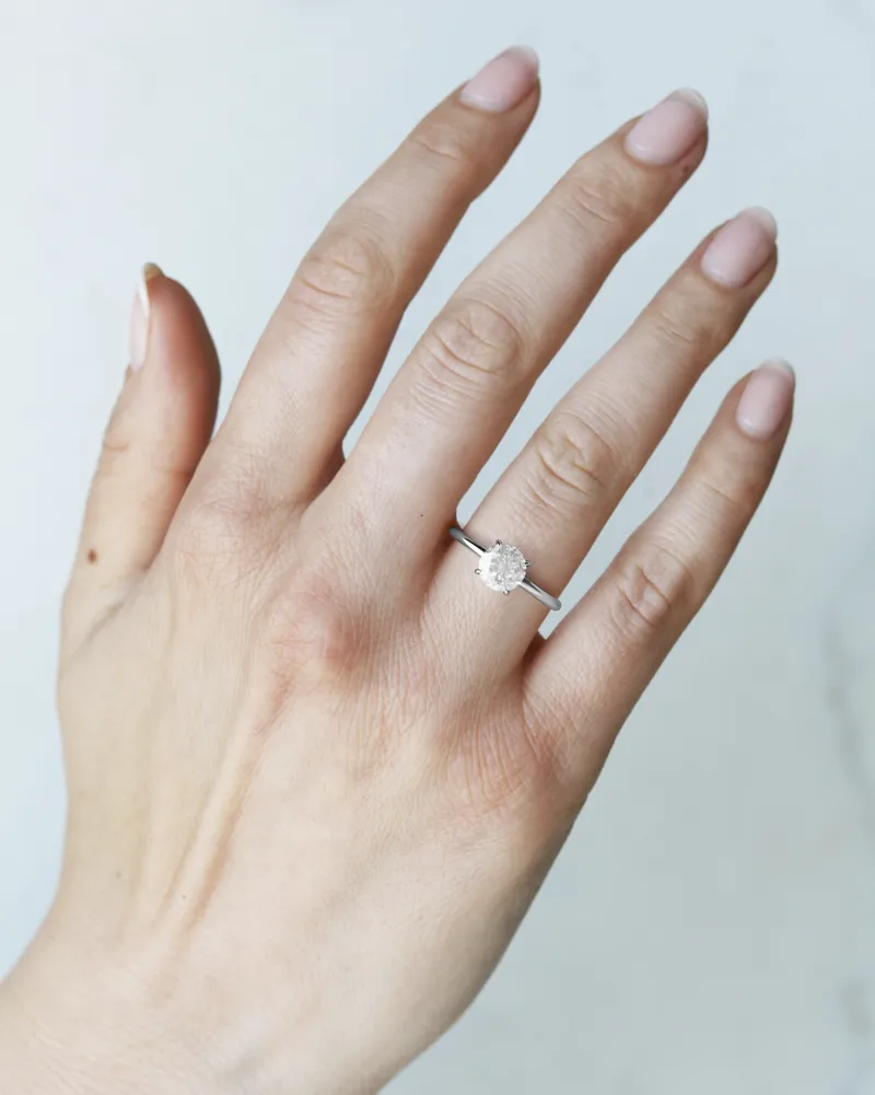 Round Tapered Solitaire Diamond Ring vy 14