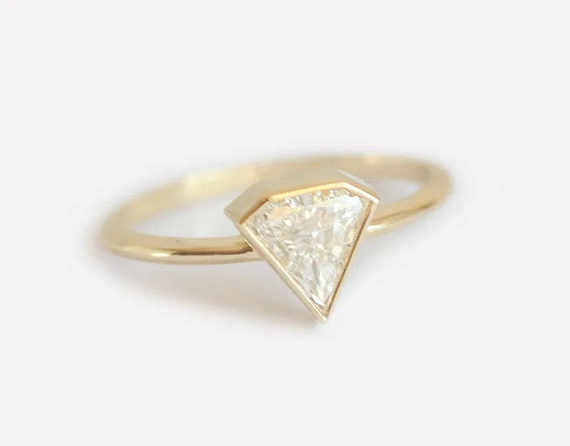 Roxanne Diamond Ring vy 2