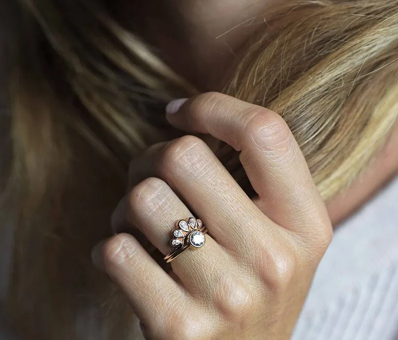 Solitaire Diamond Ring With Curved Diamond Crown vy 4