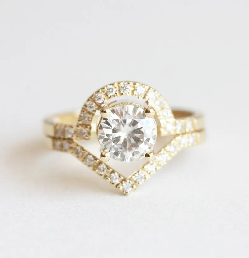 Sabrina Engagement Ring round cut engagement ring