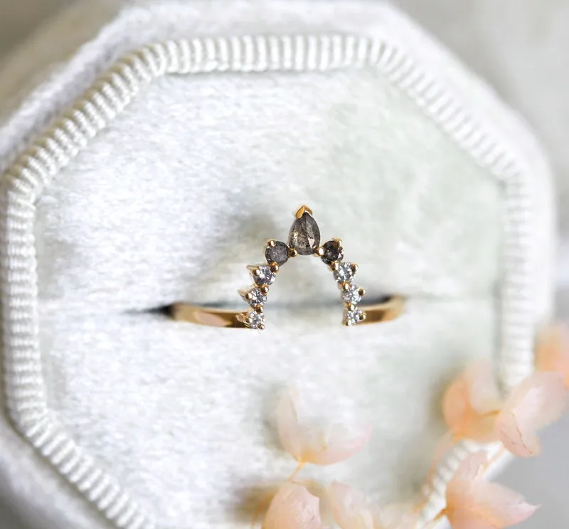 Salt & Pepper Diamond Wedding Ring With Side Diamonds vy 6