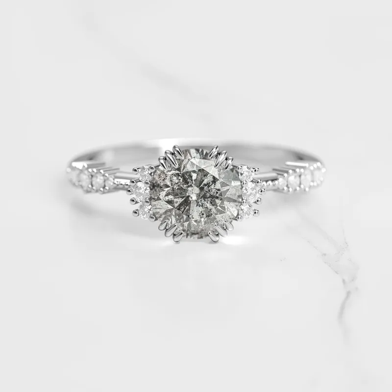 SALT AND PEPPER DIAMOND CLUSTER RING vy 3