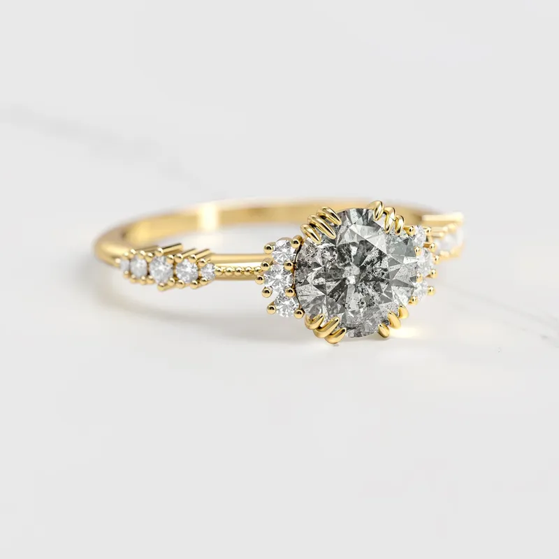 SALT AND PEPPER DIAMOND CLUSTER RING vy 4