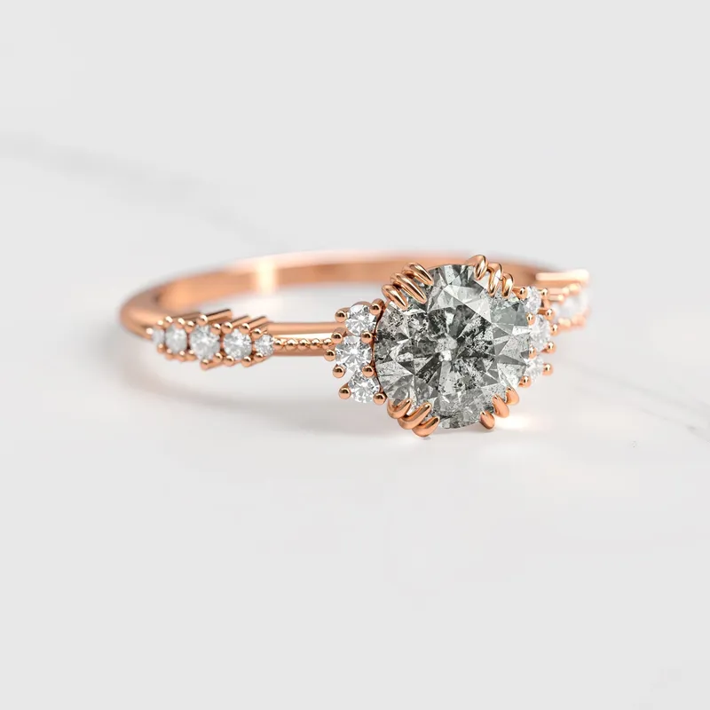 SALT AND PEPPER DIAMOND CLUSTER RING vy 5